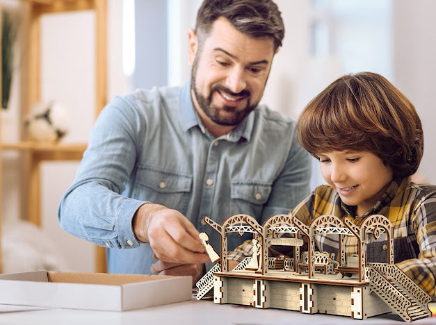 3D Houten Puzzel Trein Spoor Station 1:40 - DIY Wood Build